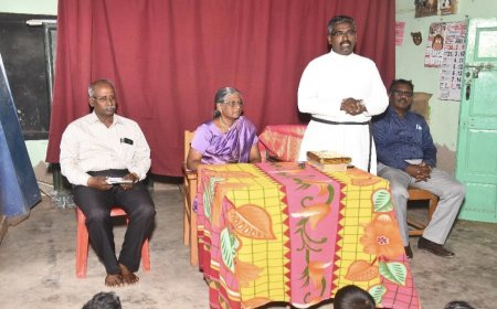 மூலக்கரை பள்ளி ஆசிரியருக்கு பணி நிறைவு பாராட்டு விழா