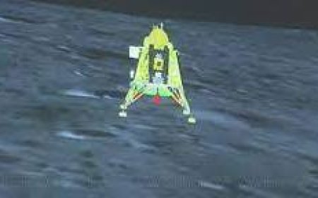 சந்திரயான் 3 வெற்றிகரமாக நிலவில் தரையிறங்கியது