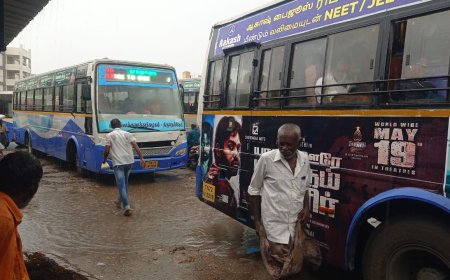 தூத்துக்குடி : நடத்துனர் இல்லாமல் பயணிகளோடு கொட்டும் மழையில் காத்து நின்ற 6 அரசு பேருந்துகள்.!