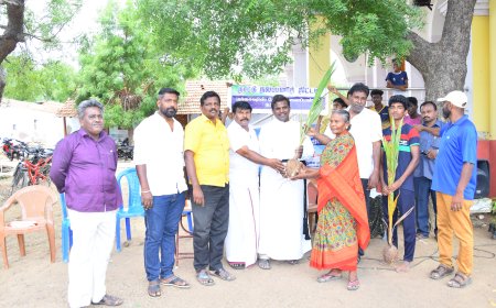 நாசரேத் பொதுமக்களுக்கு தென்னங்கன்றுகள், பழமரக்கன்றுகள், மூலிகை கன்றுகள் வழங்கல்.!