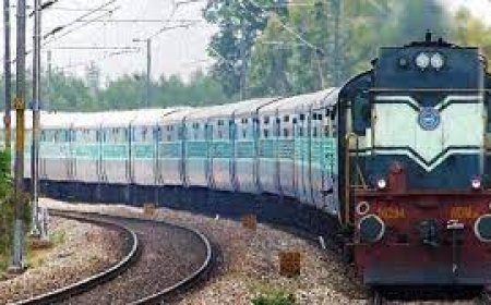 லேட்டாக அறிவிக்கப்பட்ட திருச்செந்தூர் சஷ்டி சிறப்பு ரயில் - பக்தர்கள் அதிருப்தி