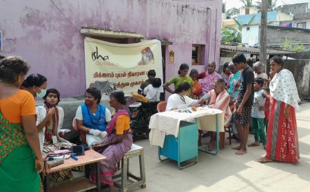 சென்னை வெள்ள நிவாரணப் பணி;  மருத்துவக் குழுவுடன் களமிறங்கிய ஈஷா!