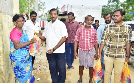 செக்கப்பழங்கரை  கிராம மக்களுக்கு மளிகைப்  பொருள்கள்! - சகோ. மோகன் சி. லாசரஸ் வழங்கினார்