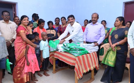 நாசரேத்தில் கிறிஸ்துமஸ் விழாவினை முன்னிட்டு புத்தாடைகள் வழங்கும் விழா!