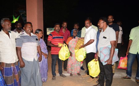 நாசரேத் அருகே வெள்ளத்தால் பாதிக்கப்பட்டவர்களுக்கு நிவாரண உதவிகள் - காமராஜர் ஆதித்தனார் கழகம் வழங்கியது