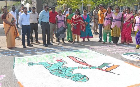 அனைவரும் மற்றவர்களையும் வாக்களிப்பதற்கு ஊக்குவிக்க வேண்டும் - மாவட்ட கலெக்டர் வலியுறுத்தல்