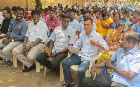 வருவாய்துறை அலுவலர்கள் பணியை புறக்கணித்து போராட்டம் - ஆட்சியர் அலுவலகங்களில்  அலுவல் பாதிப்பு