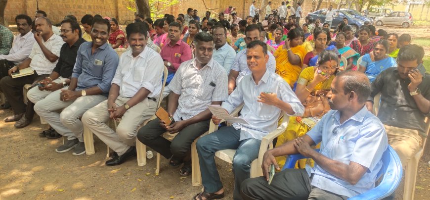 வருவாய்துறை அலுவலர்கள் பணியை புறக்கணித்து போராட்டம் - ஆட்சியர் அலுவலகங்களில் அலுவல் பாதிப்பு