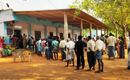 வாக்களிக்க வரும் பிரபலங்கள், தலைவர்களிடம்  பேட்டி எடுத்து உடனே வெளியிட தடைவிதிக்க வேண்டும் - அவசர கோரிக்கை