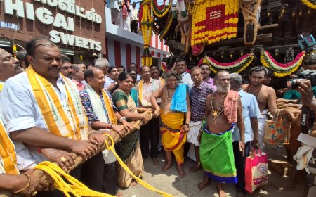 தூத்துக்குடி சிவன் கோவிலில் சித்திரை தேரோட்டம் - அமைச்சர் கீதாஜீவன், மேயர் ஜெகன் பெரியசாமி பங்கேற்பு