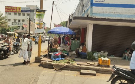 நடைபாதைகளில் ஆக்கிரமிப்புக்கள் - நடவடிக்கை எடுக்குமா தூத்துக்குடி மாநகராட்சி?