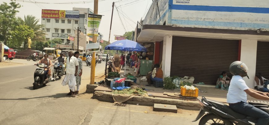 நடைபாதைகளில் ஆக்கிரமிப்புக்கள் - நடவடிக்கை எடுக்குமா தூத்துக்குடி மாநகராட்சி?