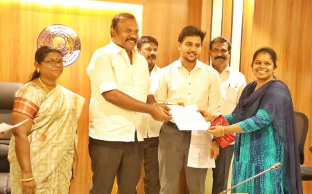 குறைகளை கேட்க களமிறங்கிய  மேயர் - கோரிக்கைகளுடன் குவிந்த மக்கள்