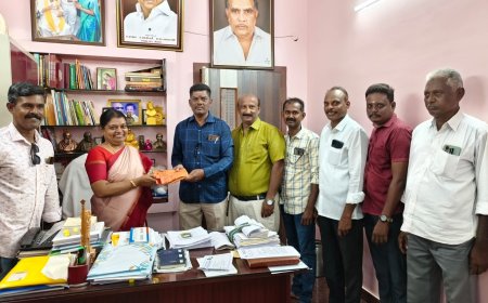 தூத்துக்குடி பிரஸ்கிளப் புதிய நிர்வாகிகள் அமைச்சர் கீதாஜீவனை சந்தித்து கோரிக்கை மனு அளித்தனர்