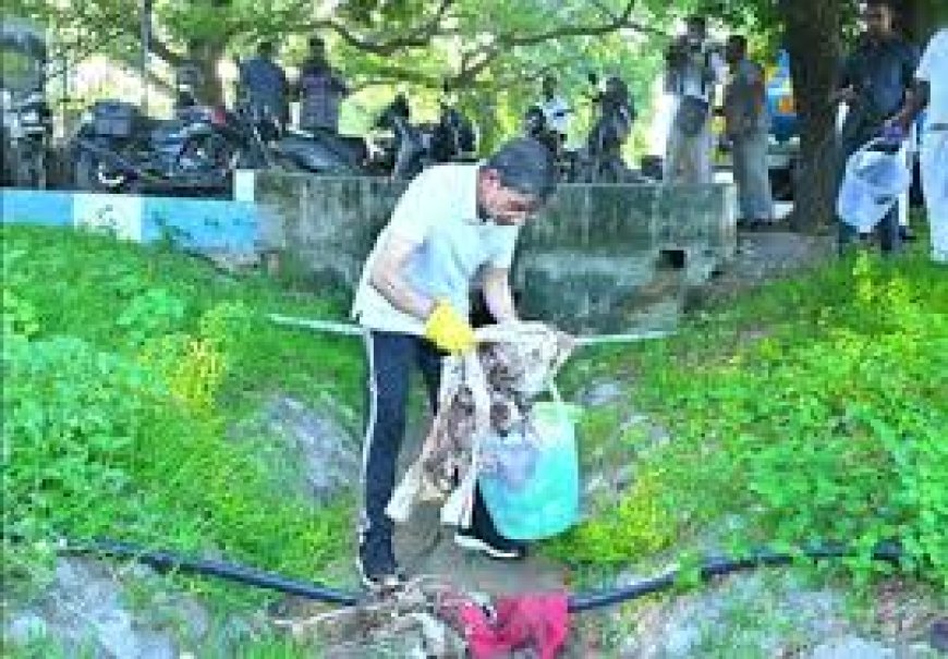 காந்தி மண்டபத்தில் மது பாட்டில்களா? - வருத்தம் தெரிவிக்க வேண்டும் பராமரிக்கும் துறை அமைச்சர்