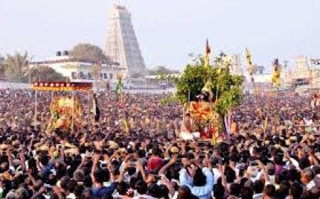 திருச்செந்தூர் முருகப் பெருமான் இன்று சூரனை வதம் செய்கிறார்