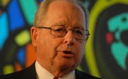 ஜார்ஜ் சோரசுக்கு உயரிய விருது - அமெரிக்காவிலேயே எதிர்ப்பு