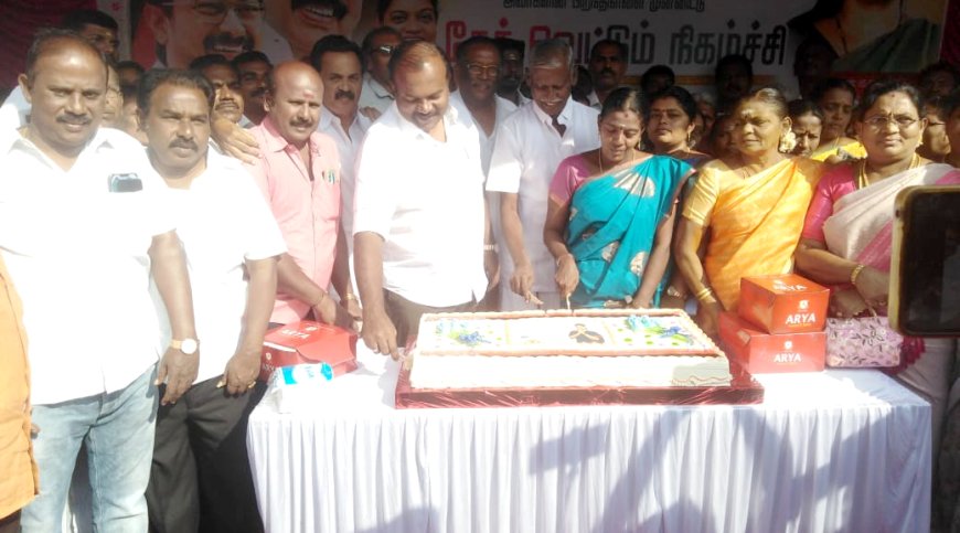 தூத்துக்குடியில் கனிமொழி எம்.பி பிறந்தநாளை முன்னிட்டு மேயர் ஜெகன் பெரியசாமி கேக்வெட்டினார்