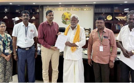 புதுக்கோட்டை - துறைமுகம் உள்பட 11 மினி பஸ் சேவைகள் - செயல்முறை ஆணைகளை கலெக்டர் வழங்கினார்