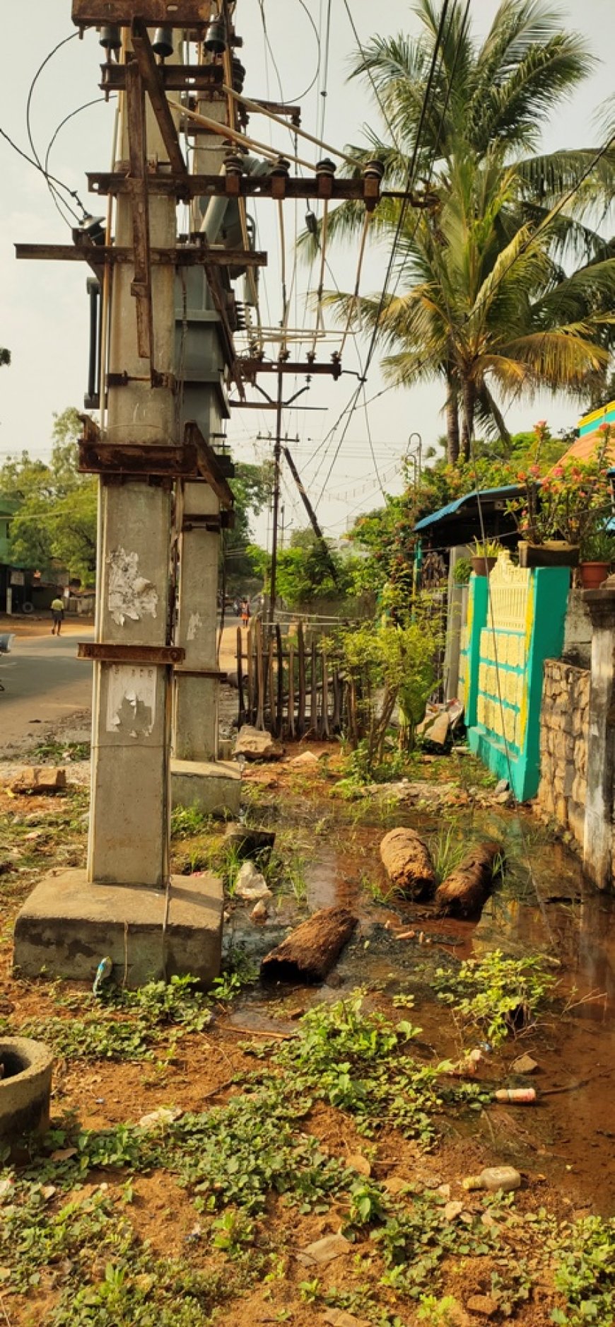 மாதக் கணக்கில் வீணா போகிறது ஆற்று தண்ணீர் - கூட்டாம்புளியில் அவலம்