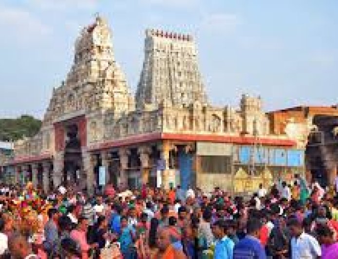 மாறுவேடத்தில் வந்த அமைச்சர் ரமேஷ் - மாட்டிக் கொண்ட திருச்செந்தூர் கோவில் அர்ச்சர்கள்