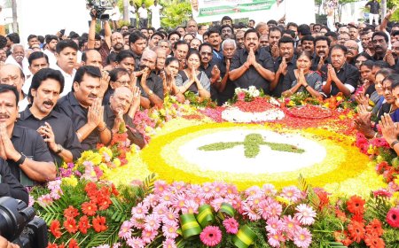 எம்.ஜி.ஆரின் 38வது நினைவு நாள் : அதிமுகவினர் மரியாதை