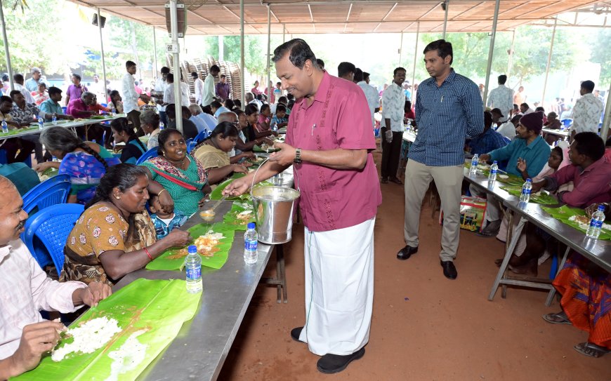 நாலுமாவடியில் 3 ஆயிரம் பேருக்கு கிறிஸ்துமஸ் விருந்து