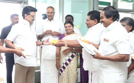 தூத்துக்குடி வாகைகுளம் விமான நிலையத்தில் முதல்வர் ஸ்டாலினுக்கு உற்சாக வரவேற்பு