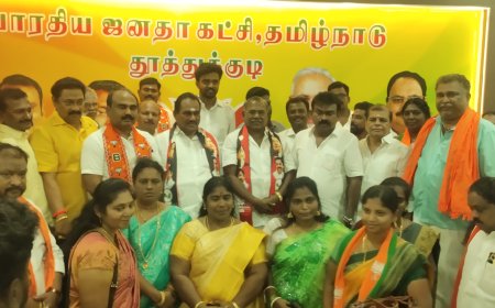 தூத்துக்குடியில் எதிரும் புதிருமாக இருந்த அதிமுக வேட்பாளர்களை ஒன்றிணைத்த பாஜக !