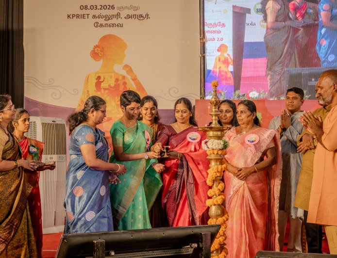 மண் வளத்தை காக்க ஆண்களை விடவும் பெண்கள் அதிகளவில் இயற்கை விவசாயத்தில் ஈடுபட வேண்டும்