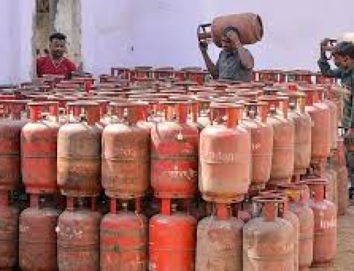 சிலிண்டர் பற்றாக்குறை விவகாரம் – மீடியாக்களும் அரசியல் கட்சிகளும் பொறுப்புடன் செயல்பட வேண்டும்