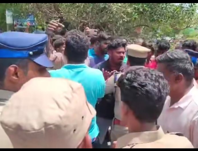 குளத்தூர் பிளஸ் 2 மாணவி கொலையை கண்டித்து மறியல் போராட்டம்