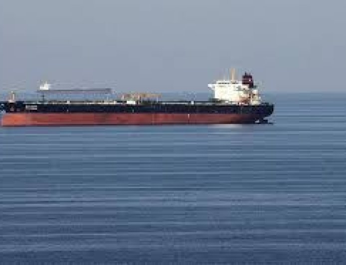 பதற்றத்திற்கிடையில் 1.35 லட்சம் மெட்ரிக் டன் கச்சா எண்ணெயுடன் கப்பல் இந்தியா வருகை