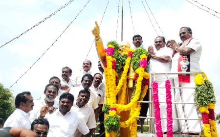 வெவ்வேறு திசை அதிமுக வேட்பாளர்களை ஒன்று சேர்த்த அம்பேத்கர்