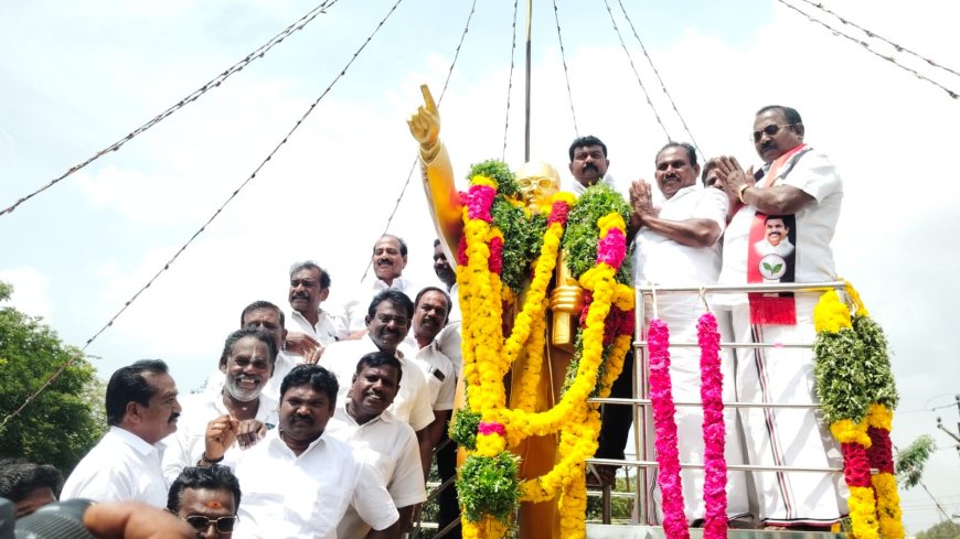 வெவ்வேறு திசை அதிமுக வேட்பாளர்களை ஒன்று சேர்த்த அம்பேத்கர்