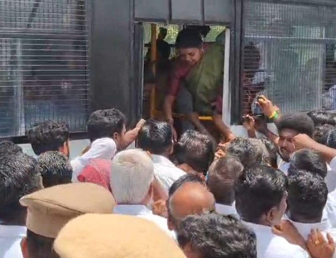 முதலமைச்சர் விஜய்க்கு மிரட்டல்விடுத்ததாக மார்க்கண்டேயன் எம்.எல்.ஏ கைது - பதற்றத்தில் திமுகவினர்