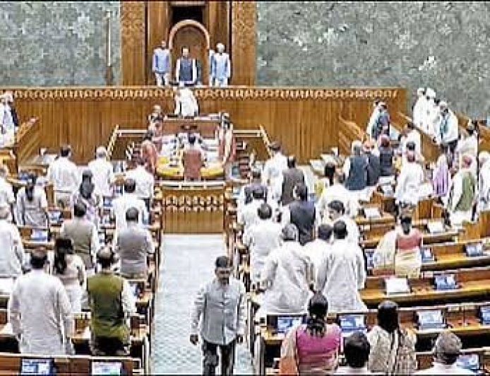 நாடாளுமன்றம் தொடர்ந்து முடங்குவது யாருக்கு இழப்பு? - வலுப்பெற்று வருகிறது பொதுமக்கள் கேள்வி