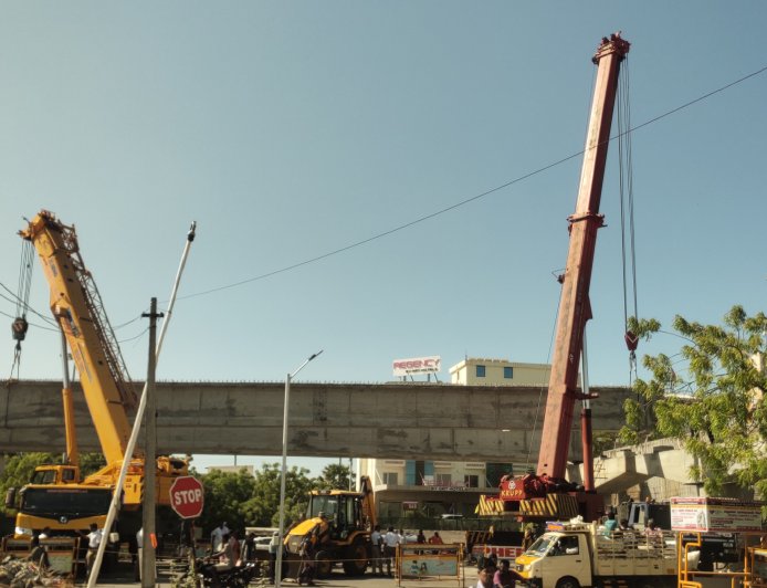 தூத்துக்குடி கலெக்டர் ஆபிஸ் அருகே பாலம் வேலை விறுவிறுப்பாக நடக்கிறது