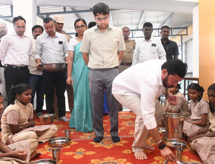 காமராஜர் காலை உணவுத் திட்டம் விரிவாக்கம் : தூத்துக்குடியில் மாணவர்களுக்கு உணவு பரிமாறிய அமைச்சர்கள்