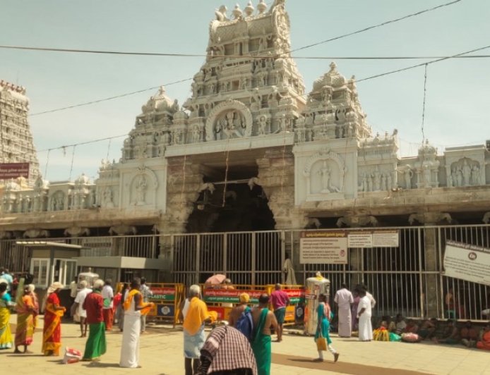 திருச்செந்தூர் கோவில் அறங்காவலர் குழு பதவியேற்பு நிகழ்ச்சி -  செய்தியாளர்களுக்கு தெரிவிக்கப்படாதது ஏன்?